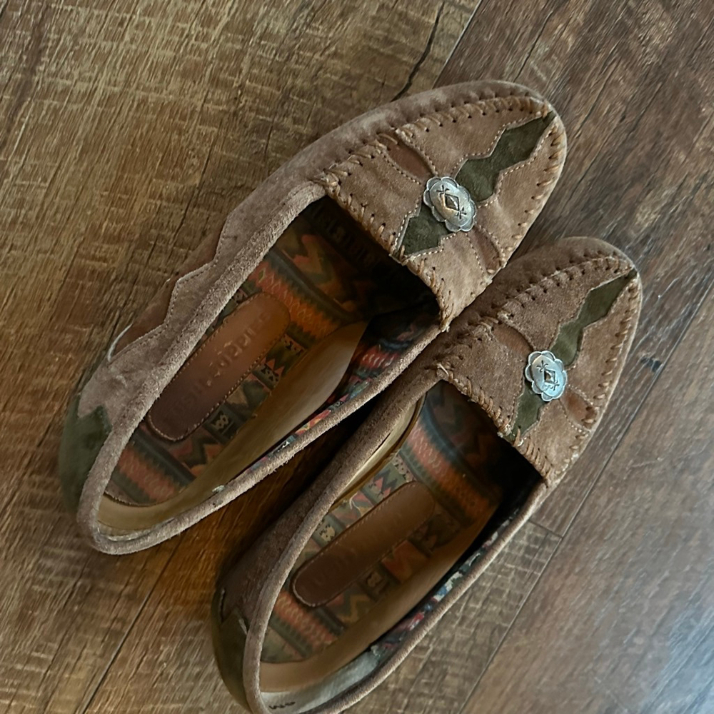 Women's Hush Puppies Brown Suede Moccasins with Green Accents, Size 6